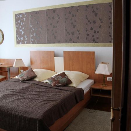 Hotel Vier Loewen 트라벤트라바흐 외부 사진