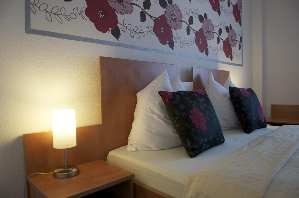 Hotel Vier Loewen 트라벤트라바흐 객실 사진