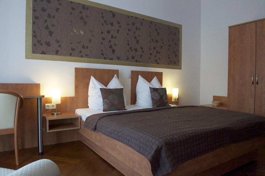 Hotel Vier Loewen 트라벤트라바흐 객실 사진