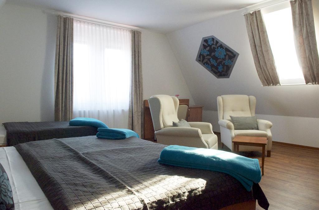 Hotel Vier Loewen 트라벤트라바흐 객실 사진